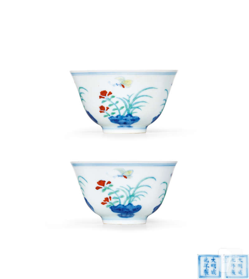 清雍正 仿成窑斗彩三秋杯成对